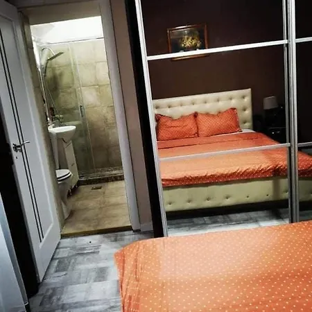 Baby Friendly 3-bedrooms House By The Sea Case de vacanță