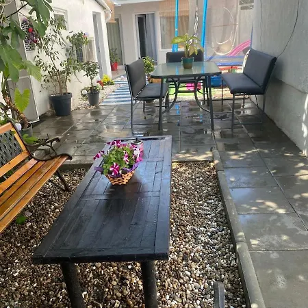 Baby Friendly 3-bedrooms House By The Sea *