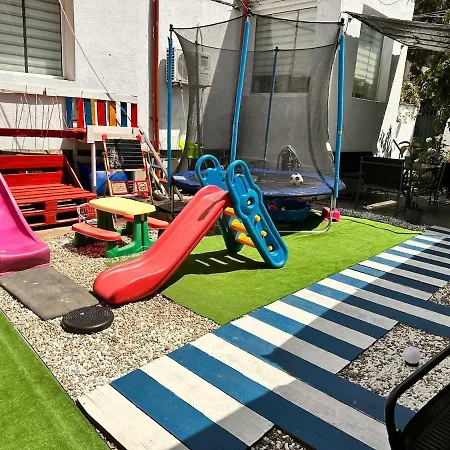 בית נופש Baby Friendly 3-bedrooms House By The Sea קונסטנצה